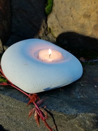 candle-on-the-rock